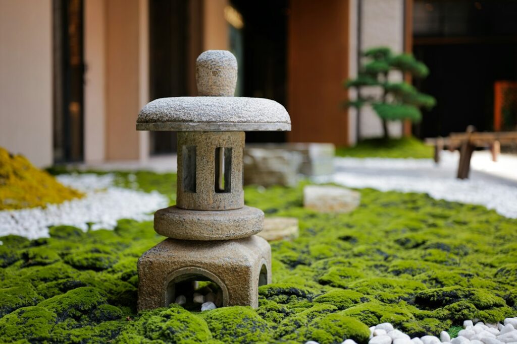 日本庭園の参考写真。雪舟ゆかりの地を巡る旅検定の結果画像や対象庭園を示すものではありません